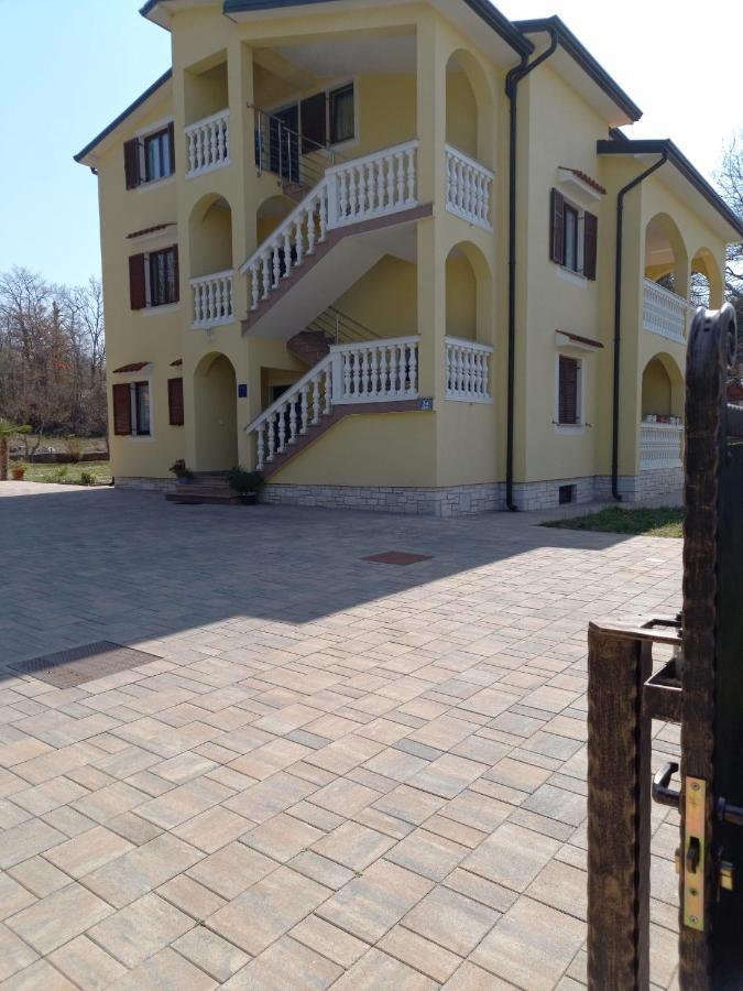 Apartment Smajlovic Kukci Екстер'єр фото